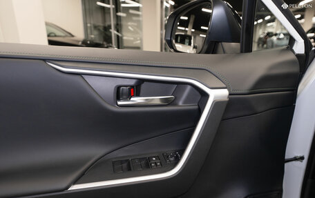 Toyota RAV4, 2025 год, 4 290 000 рублей, 20 фотография