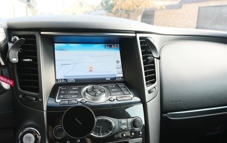 Infiniti QX70, 2016 год, 3 350 000 рублей, 14 фотография