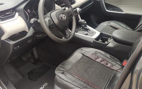 Toyota RAV4, 2020 год, 3 400 000 рублей, 8 фотография