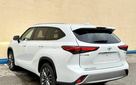 Toyota Highlander, 2025 год, 6 600 000 рублей, 5 фотография