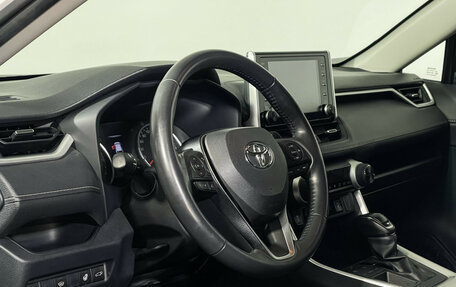 Toyota RAV4, 2021 год, 3 097 000 рублей, 13 фотография