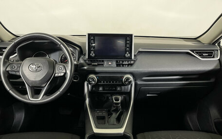 Toyota RAV4, 2021 год, 3 097 000 рублей, 12 фотография