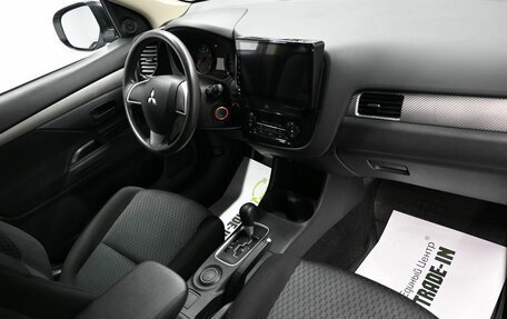 Mitsubishi Outlander III рестайлинг 3, 2014 год, 1 595 000 рублей, 14 фотография