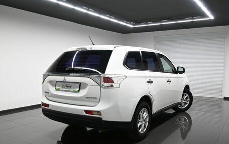 Mitsubishi Outlander III рестайлинг 3, 2014 год, 1 595 000 рублей, 2 фотография