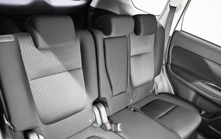 Mitsubishi Outlander III рестайлинг 3, 2014 год, 1 595 000 рублей, 13 фотография