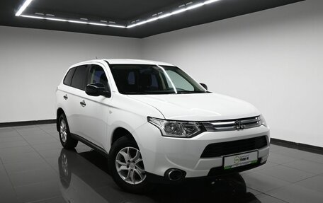 Mitsubishi Outlander III рестайлинг 3, 2014 год, 1 595 000 рублей, 5 фотография