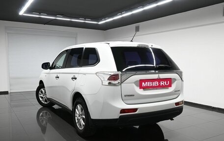 Mitsubishi Outlander III рестайлинг 3, 2014 год, 1 595 000 рублей, 6 фотография
