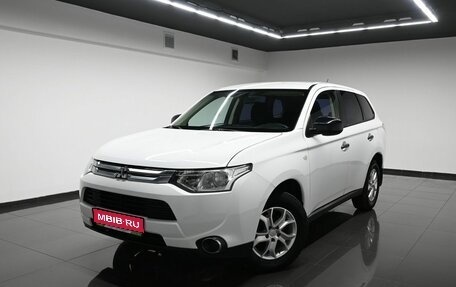 Mitsubishi Outlander III рестайлинг 3, 2014 год, 1 595 000 рублей, 1 фотография