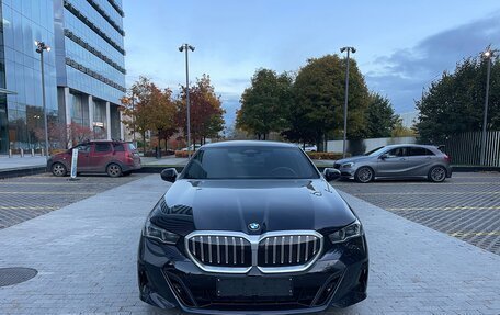 BMW 5 серия, 2023 год, 7 850 000 рублей, 2 фотография