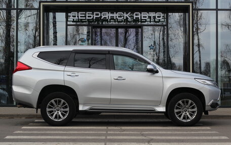 Mitsubishi Pajero Sport III рестайлинг, 2019 год, 3 600 000 рублей, 3 фотография