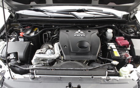 Mitsubishi Pajero Sport III рестайлинг, 2019 год, 3 600 000 рублей, 6 фотография