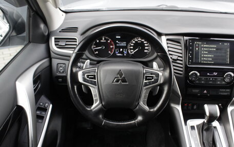 Mitsubishi Pajero Sport III рестайлинг, 2019 год, 3 600 000 рублей, 12 фотография