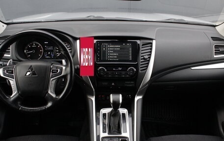 Mitsubishi Pajero Sport III рестайлинг, 2019 год, 3 600 000 рублей, 18 фотография