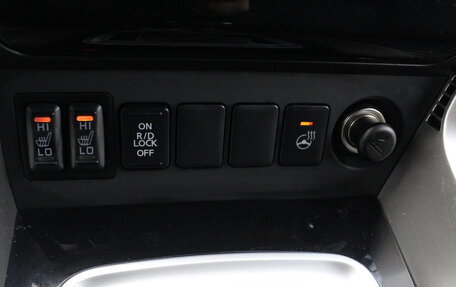 Mitsubishi Pajero Sport III рестайлинг, 2019 год, 3 600 000 рублей, 22 фотография