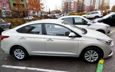 Hyundai Solaris II рестайлинг, 2018 год, 1 400 000 рублей, 4 фотография