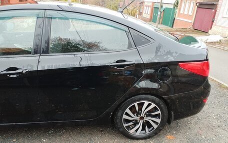 Hyundai Solaris II рестайлинг, 2011 год, 650 000 рублей, 4 фотография