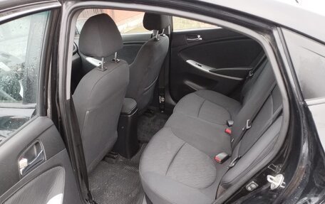 Hyundai Solaris II рестайлинг, 2011 год, 650 000 рублей, 10 фотография