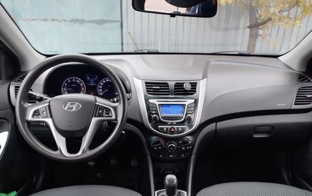 Hyundai Solaris II рестайлинг, 2011 год, 650 000 рублей, 13 фотография