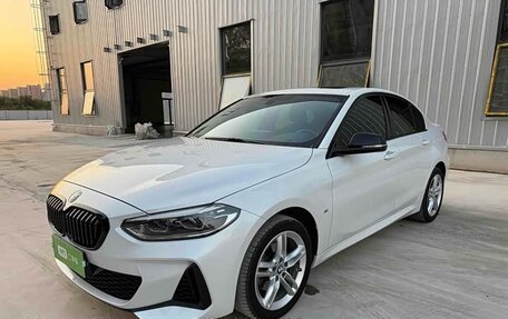 BMW 1 серия, 2022 год, 2 100 000 рублей, 1 фотография
