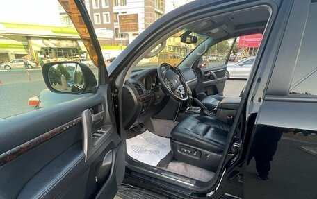 Toyota Land Cruiser 200, 2011 год, 2 850 000 рублей, 10 фотография