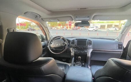 Toyota Land Cruiser 200, 2011 год, 2 850 000 рублей, 15 фотография