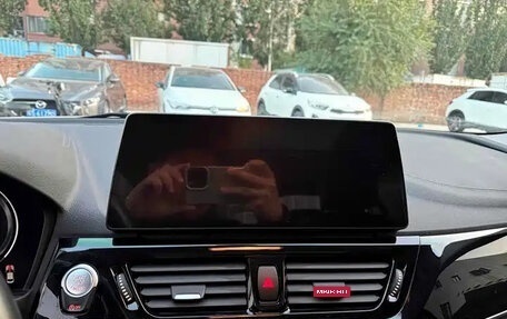 BMW 1 серия, 2022 год, 2 100 000 рублей, 4 фотография