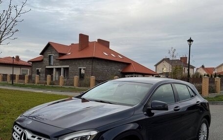 Mercedes-Benz GLA, 2018 год, 2 100 000 рублей, 2 фотография