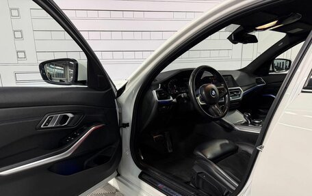 BMW 3 серия, 2019 год, 3 300 000 рублей, 15 фотография