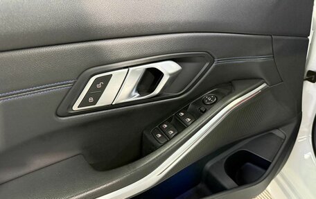 BMW 3 серия, 2019 год, 3 300 000 рублей, 17 фотография