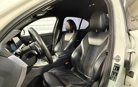 BMW 3 серия, 2019 год, 3 300 000 рублей, 18 фотография