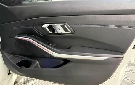 BMW 3 серия, 2019 год, 3 300 000 рублей, 28 фотография