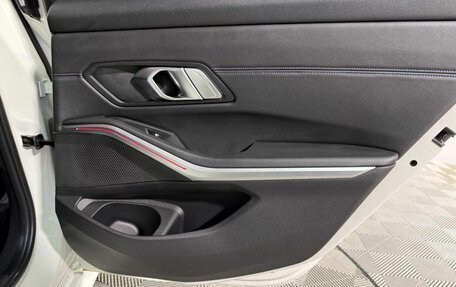 BMW 3 серия, 2019 год, 3 300 000 рублей, 24 фотография