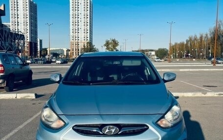 Hyundai Solaris II рестайлинг, 2013 год, 755 000 рублей, 3 фотография