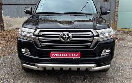 Toyota Land Cruiser 200, 2015 год, 7 500 000 рублей, 2 фотография