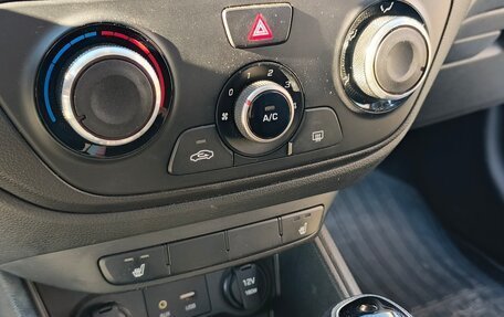 Hyundai Solaris II рестайлинг, 2017 год, 1 320 000 рублей, 13 фотография