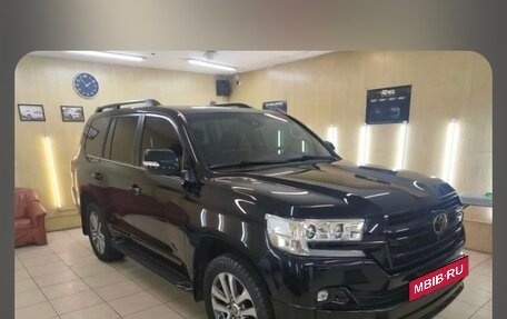 Toyota Land Cruiser 200, 2018 год, 7 500 000 рублей, 4 фотография
