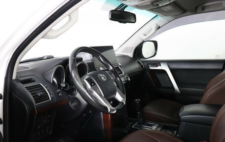 Toyota Land Cruiser Prado 150 рестайлинг 2, 2014 год, 3 350 000 рублей, 11 фотография