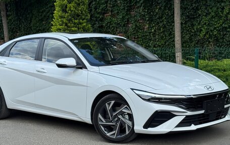 Hyundai Elantra, 2025 год, 2 400 000 рублей, 2 фотография