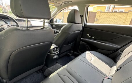 Hyundai Elantra, 2025 год, 2 400 000 рублей, 26 фотография