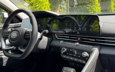 Hyundai Elantra, 2025 год, 2 400 000 рублей, 33 фотография