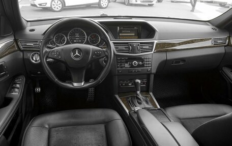 Mercedes-Benz E-Класс, 2011 год, 1 777 000 рублей, 6 фотография