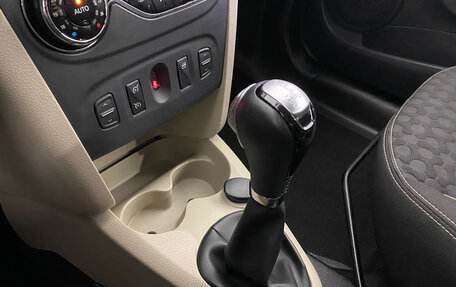 Renault Logan II, 2017 год, 835 000 рублей, 19 фотография