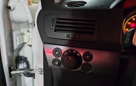 Opel Astra H, 2012 год, 635 000 рублей, 14 фотография