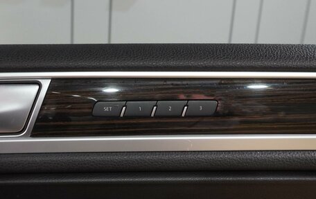 Volkswagen Touareg III, 2015 год, 3 299 000 рублей, 21 фотография