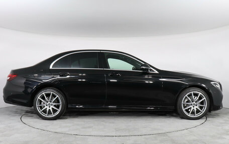 Mercedes-Benz E-Класс, 2022 год, 6 200 000 рублей, 4 фотография