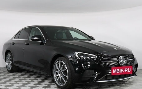 Mercedes-Benz E-Класс, 2022 год, 6 200 000 рублей, 3 фотография