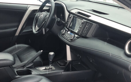 Toyota RAV4, 2018 год, 2 600 000 рублей, 6 фотография