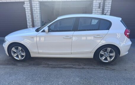 BMW 1 серия, 2011 год, 1 050 000 рублей, 4 фотография