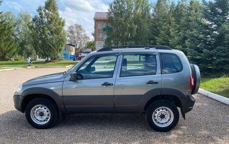 Chevrolet Niva I рестайлинг, 2020 год, 858 000 рублей, 2 фотография