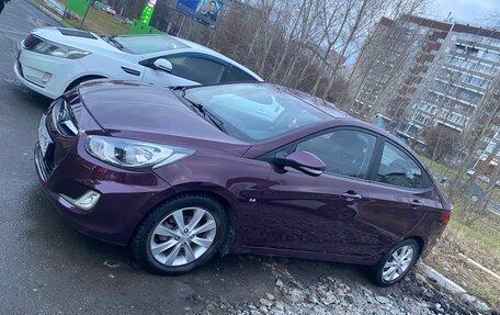 Hyundai Solaris II рестайлинг, 2011 год, 660 000 рублей, 1 фотография